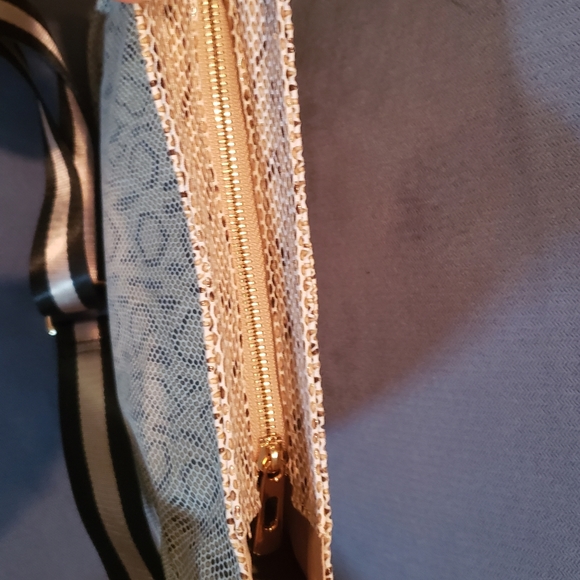 New!! Crossbody snakeskin bag - Picture 3 of 8